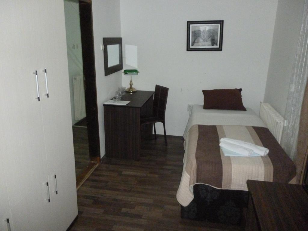 Gros Hotel - Leskovac Leskovac  Buitenkant foto