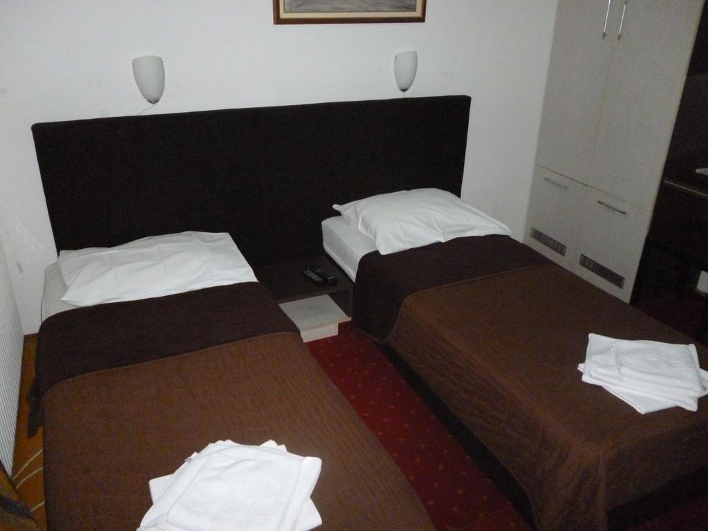 Gros Hotel - Leskovac Leskovac  Buitenkant foto