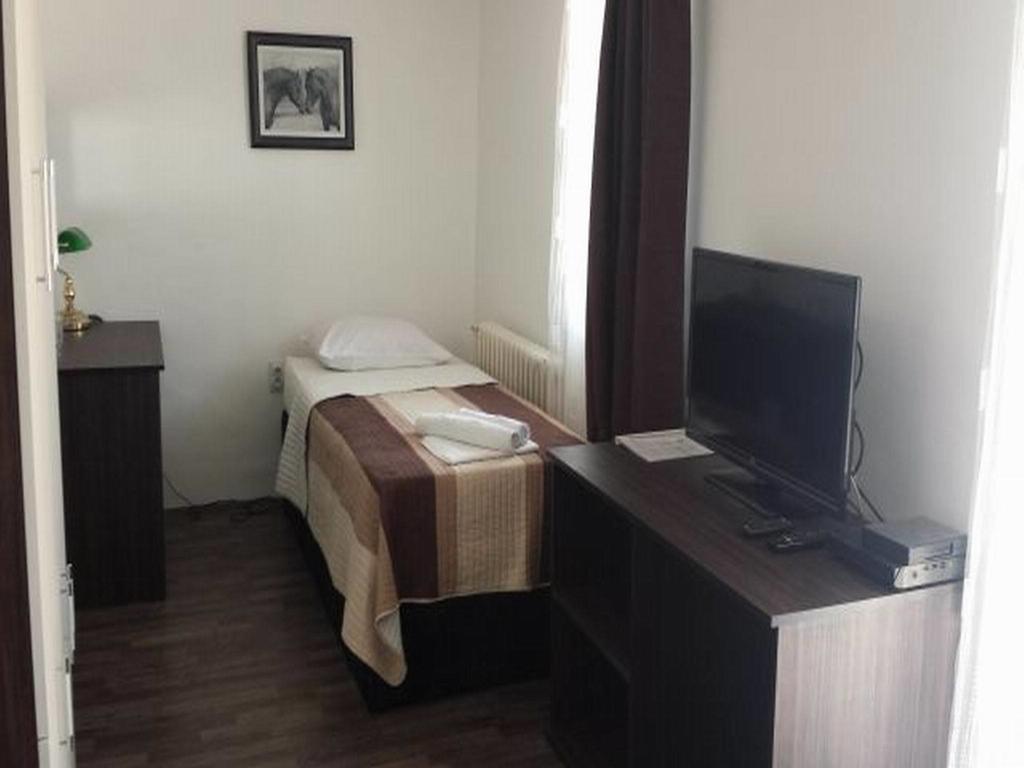 Gros Hotel - Leskovac Leskovac  Buitenkant foto