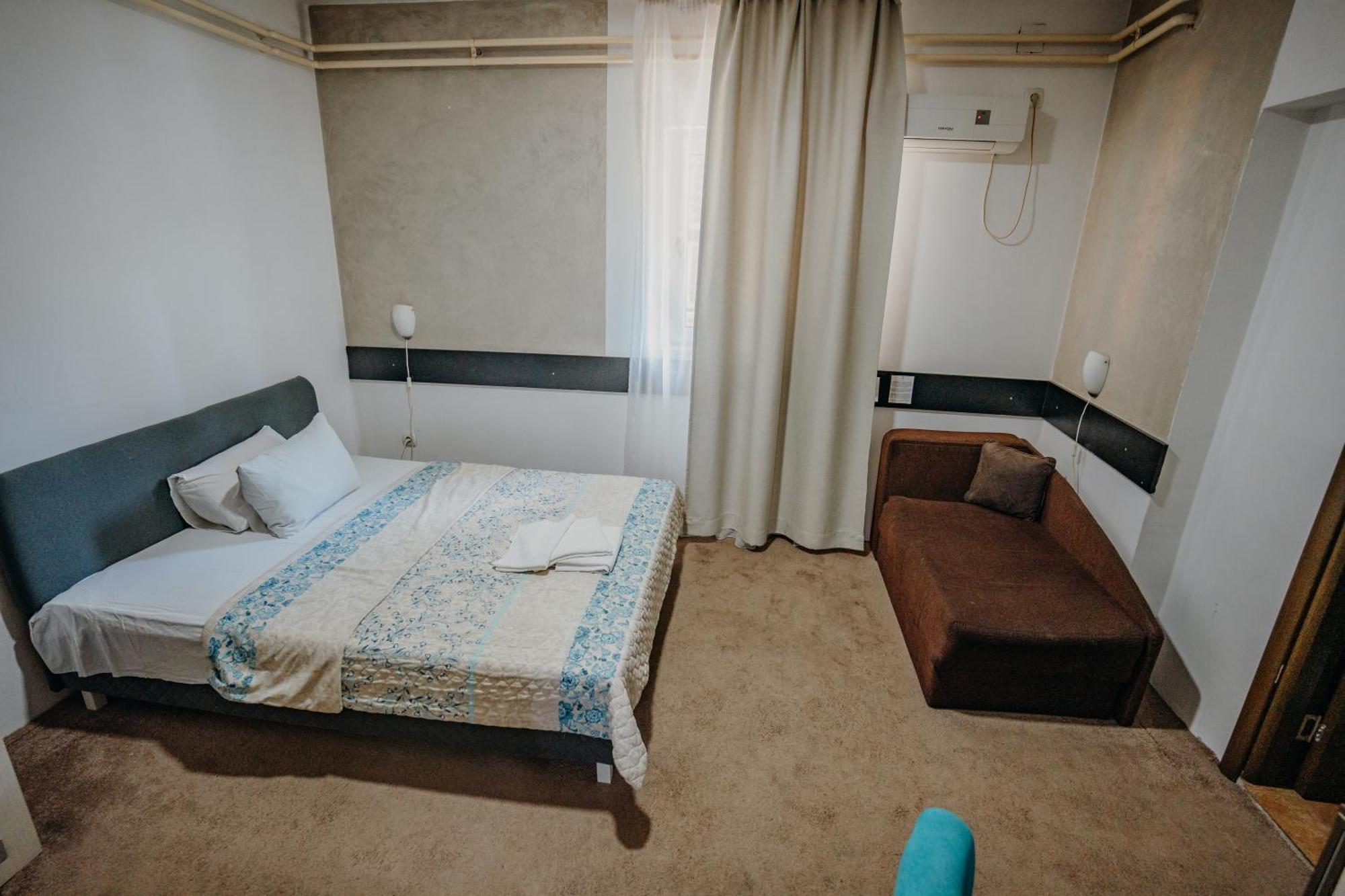 Gros Hotel - Leskovac Leskovac  Buitenkant foto
