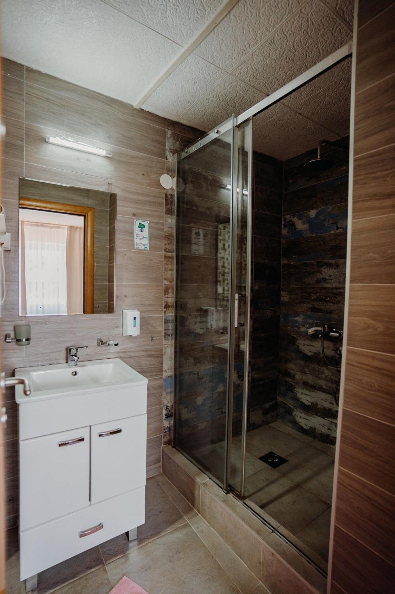 Gros Hotel - Leskovac Leskovac  Buitenkant foto
