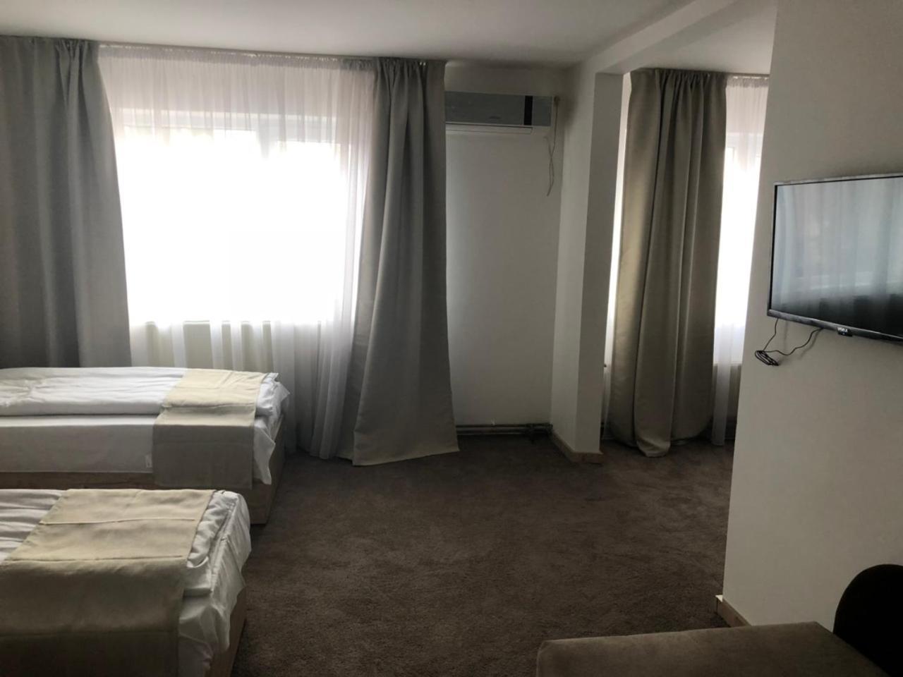 Gros Hotel - Leskovac Leskovac  Buitenkant foto
